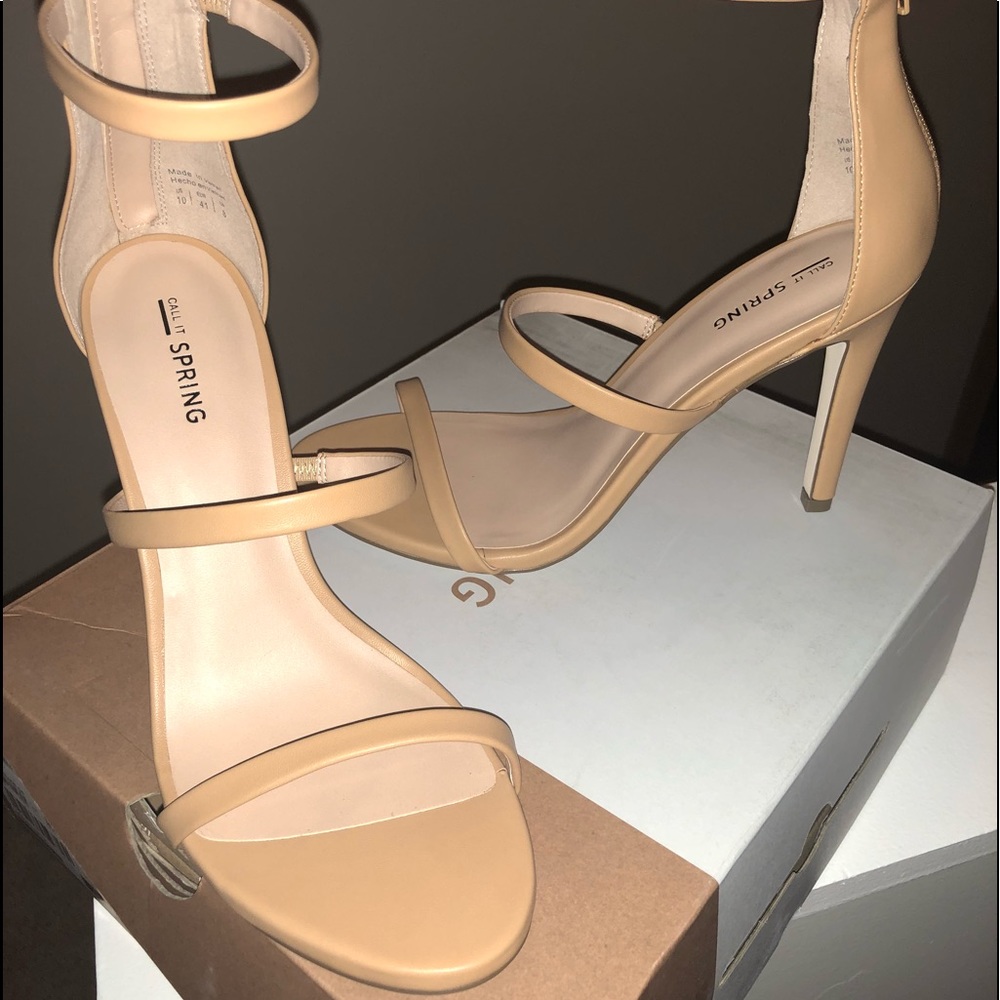 Sz 10 nude triple strap sandal